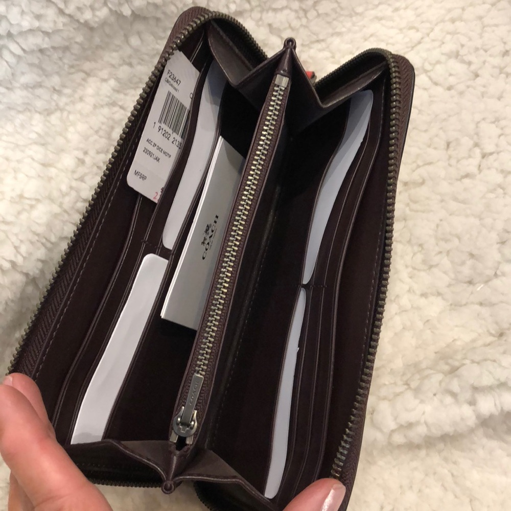 SOLD !!!!!!! Coach Accordion Oxblood Pebble Leather Wallet - Picture 4 of 5